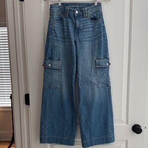 NWOT American Eagle Super High-Rise Baggy wide leg Jean, size 0 short